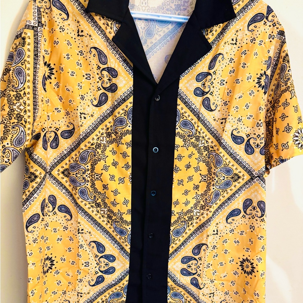 Men's Yellow Paisley Short Sleeve Shirt